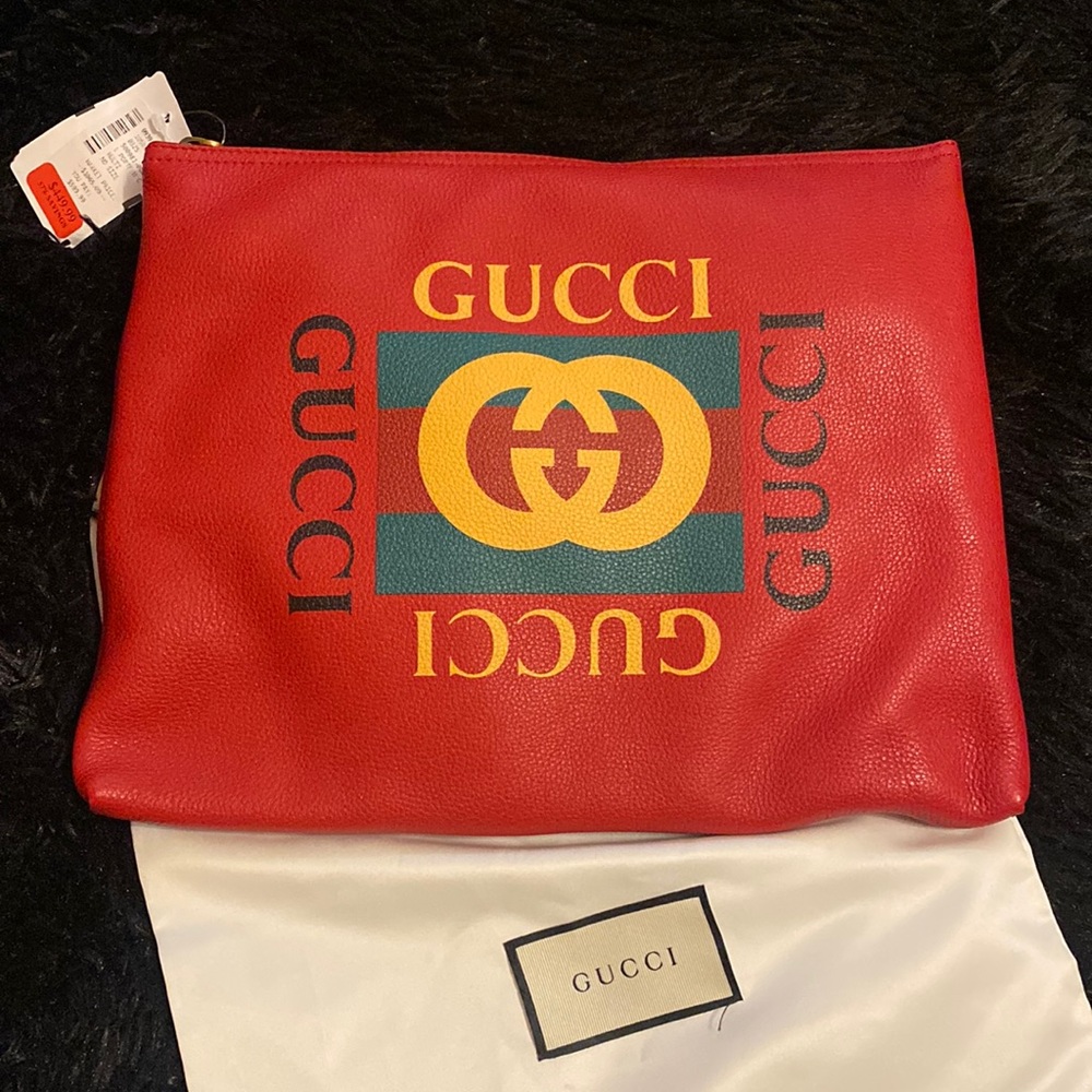 Authentic* Gucci pouch